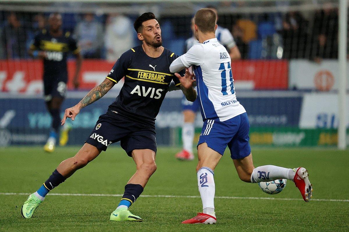 Fenerbahçe, HJK Helsinki'yi yenerek UEFA Avrupa Ligi'nde gruplara kaldı