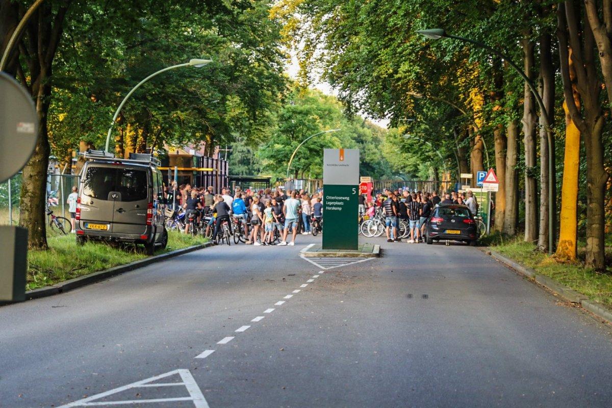 Hollanda'da Afgan sığınmacılar protesto edildi