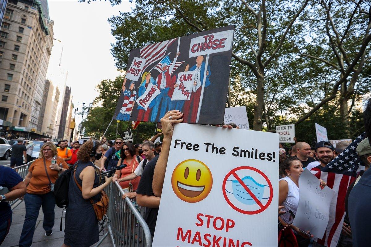 ABD'de yüzlerce kişi, koronavirüs aşısını protesto etti