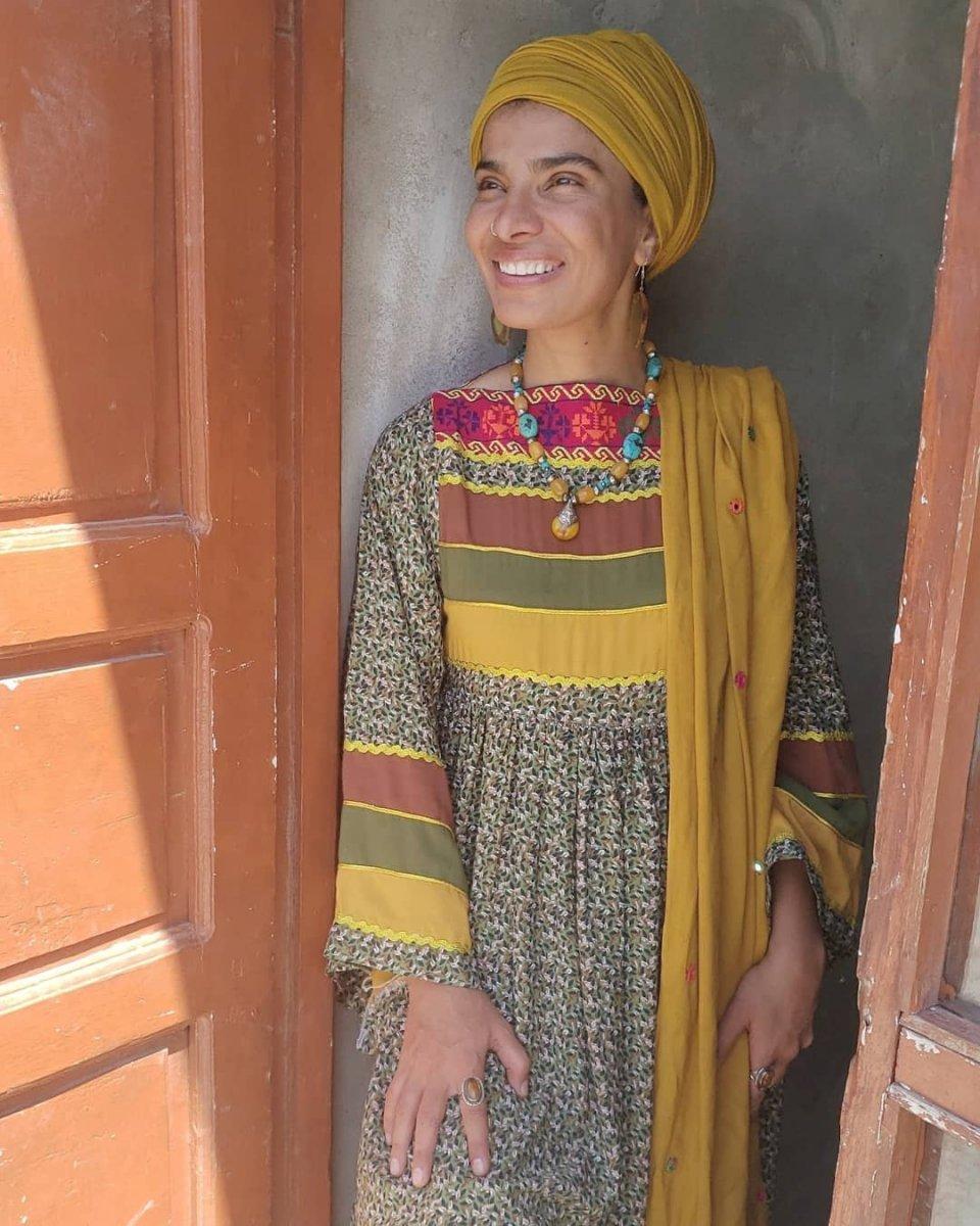 Afgan kadın, ülkesinden ayrılmak istemiyor