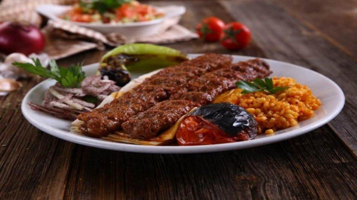 MasterChef menüsünden: Püf noktalarıyla Adana kebap