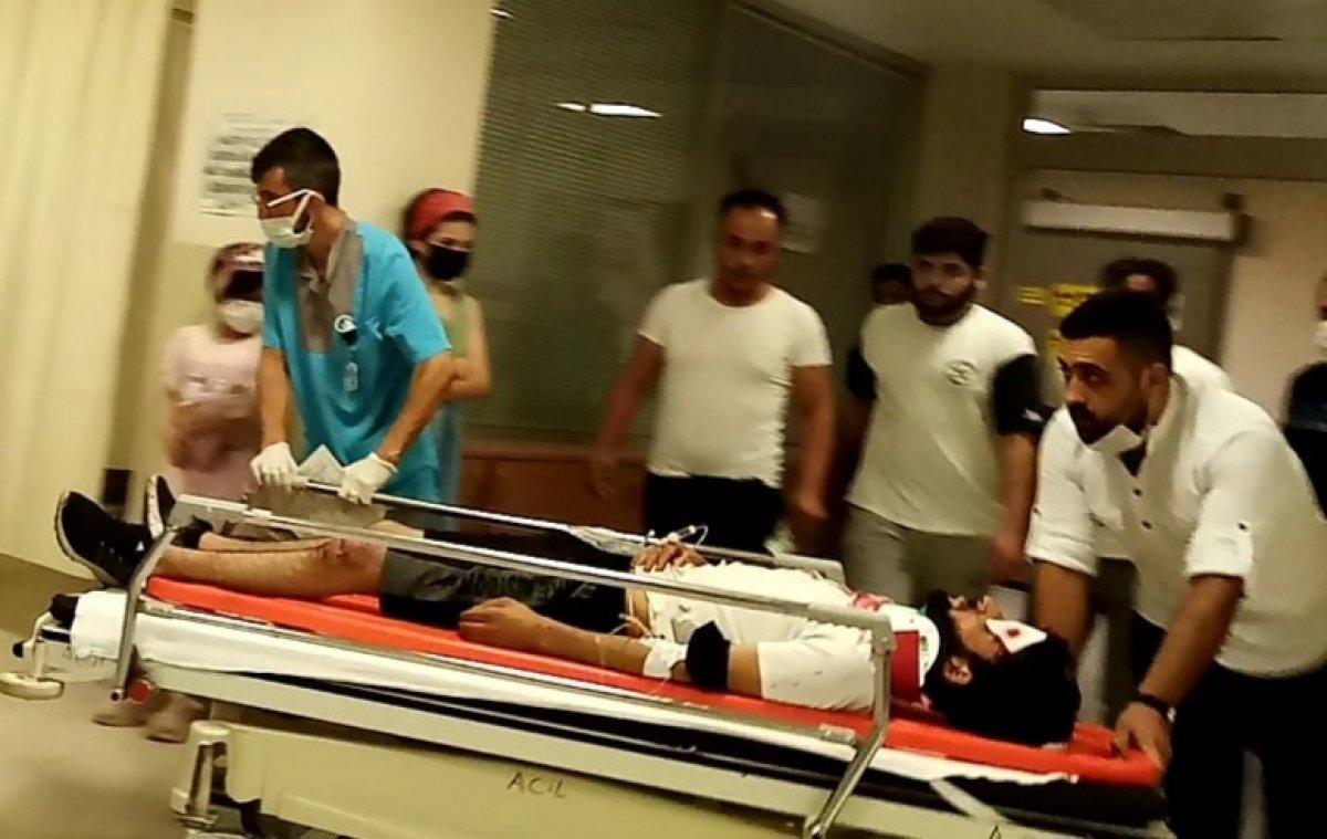 Bursa'da seyir halindeki iki otomobil çarpıştı: 1'i ağır 2 yaralı