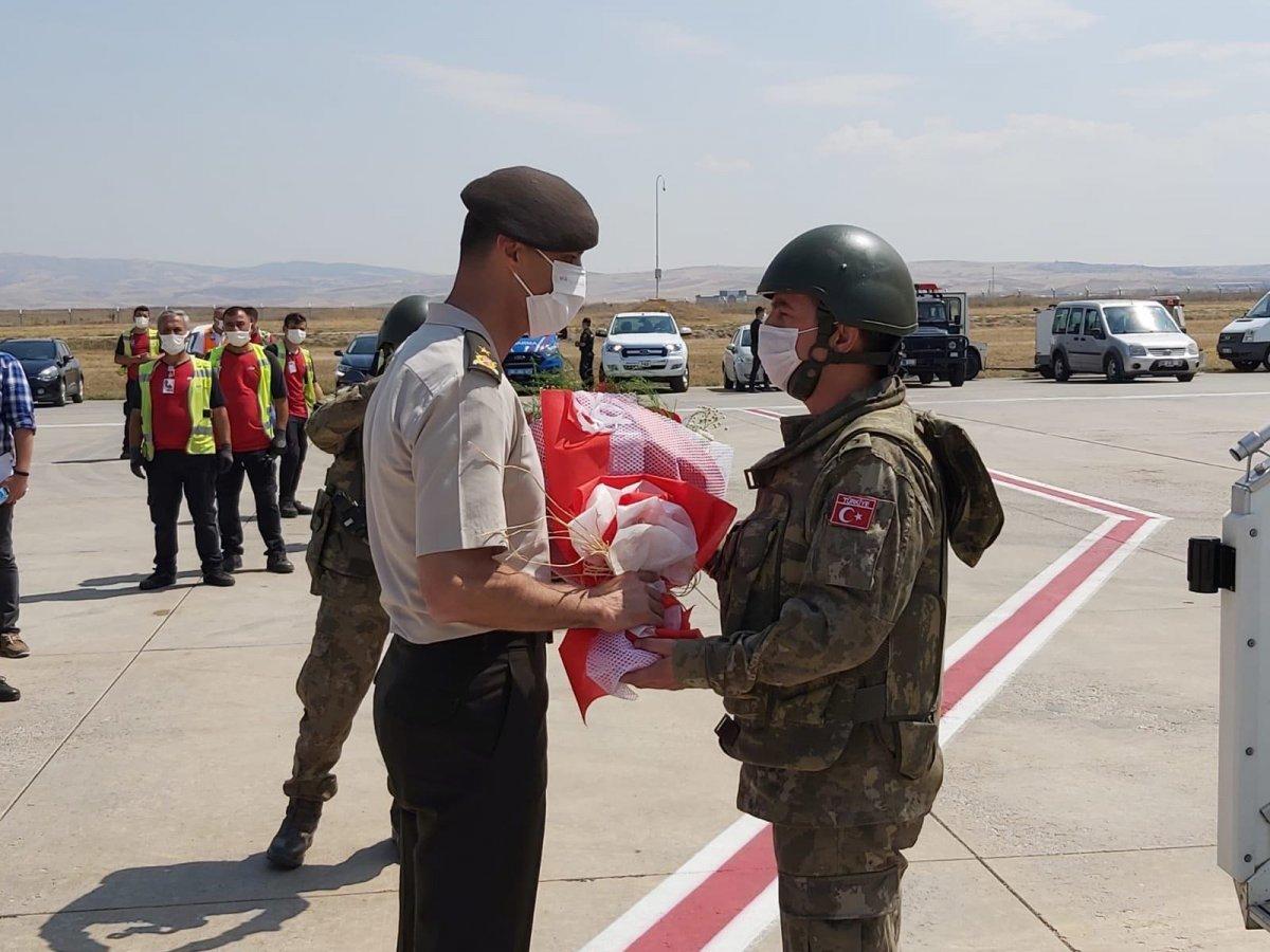 Afganistan'daki Mehmetçik yurda döndü