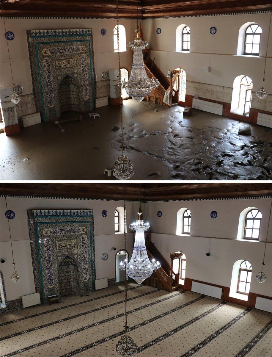 Bozkurt'taki selde balçıkla kaplanan 113 yıllık cami temizlendi