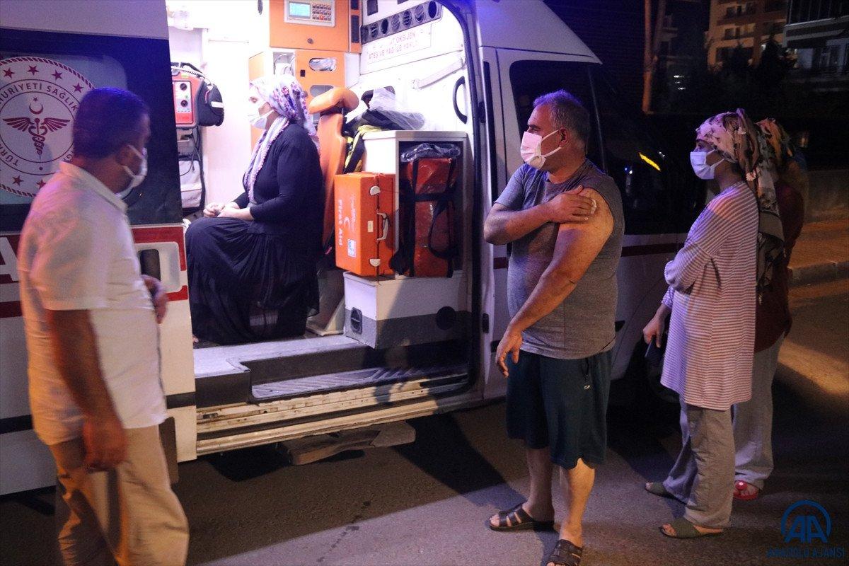 Diyarbakır'da sağlık çalışanları site site dolaşarak apartman sakinlerini aşılıyor