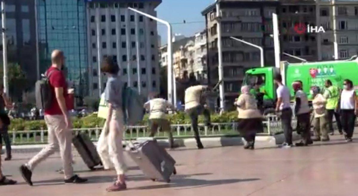 Taksim'de İBB çalışanlarının kavgası