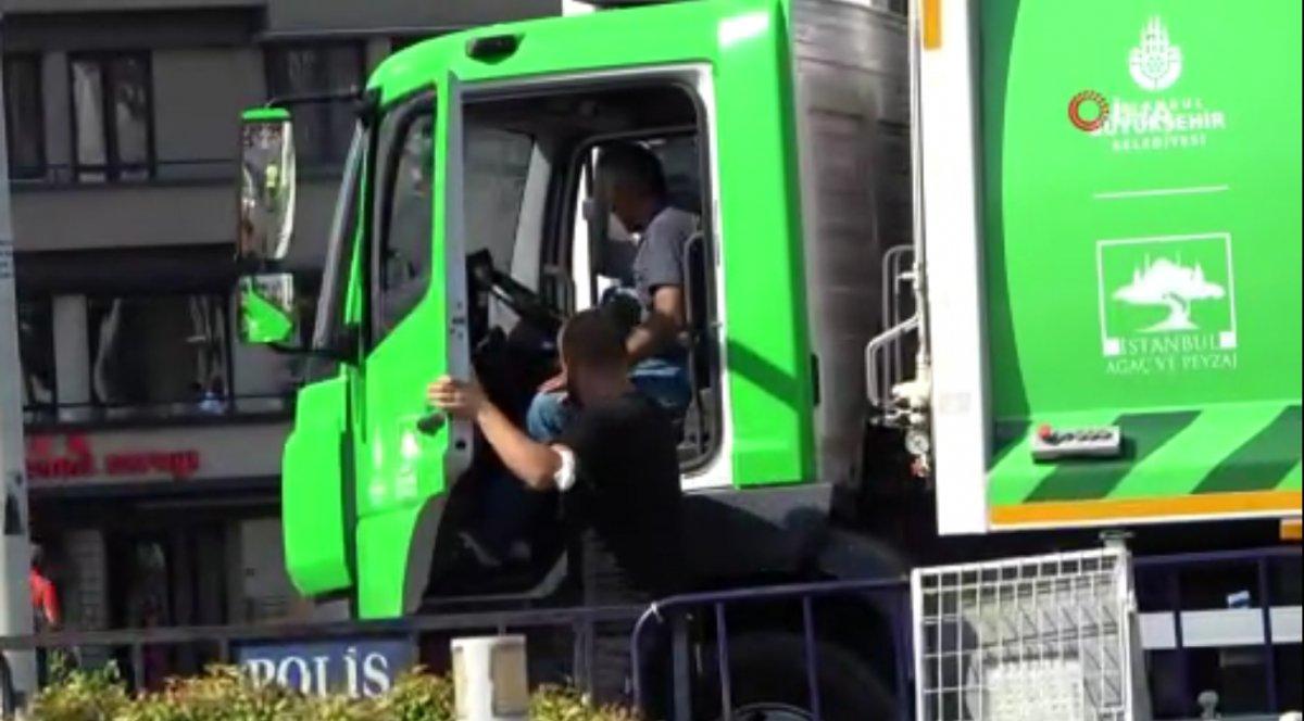 Taksim'de İBB çalışanlarının kavgası