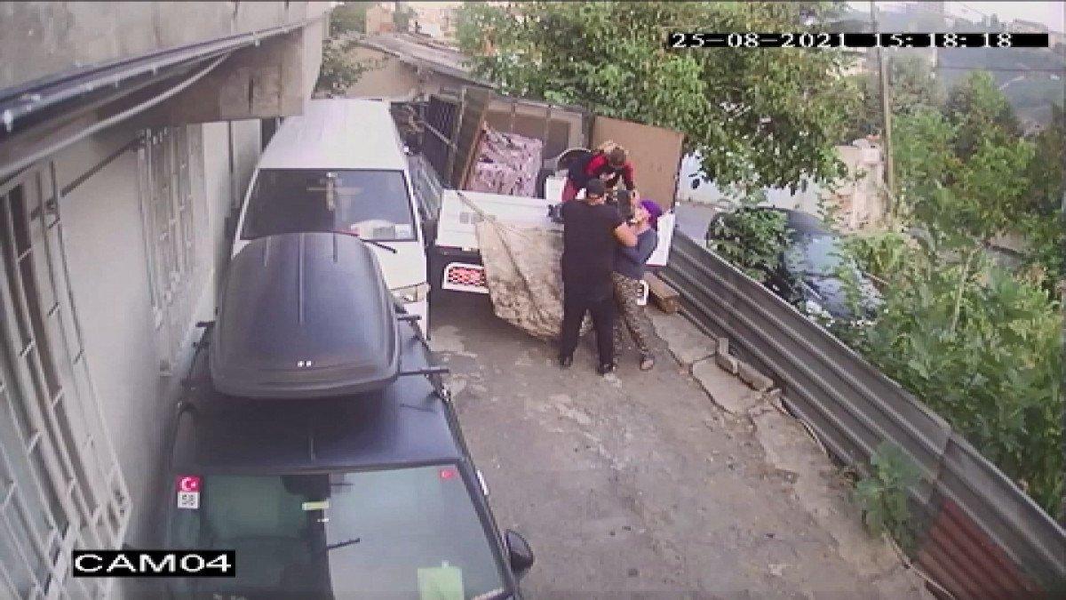 Sarıyer’de arabanın motorunu çalınma anları kamerada