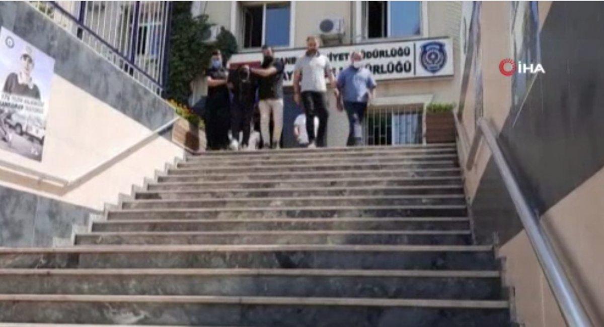 Karaköy'de yan bakma kavgası cinayetle bitti