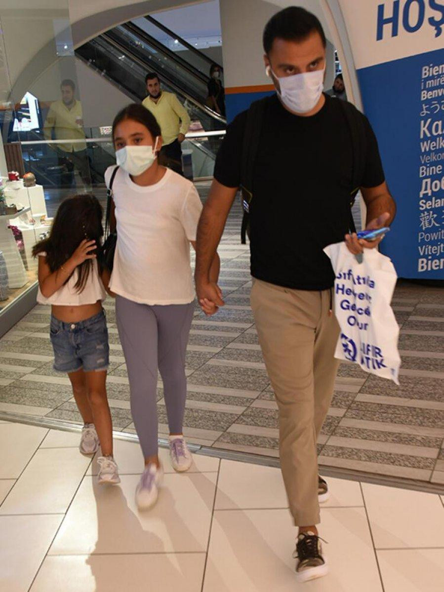 Kardeşinin çocuklarına babalık yapan Alişan, alışverişte görüntülendi