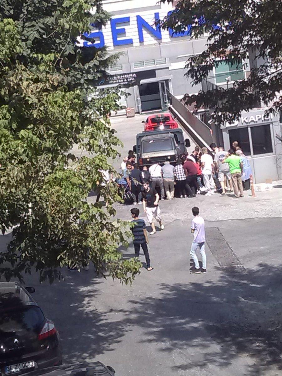 Gaziosmanpaşa'da çekicinin yaşlı kadına çarptığı anlar