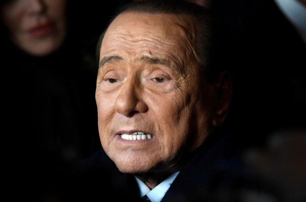 Silvio Berlusconi hastaneye kaldırıldı