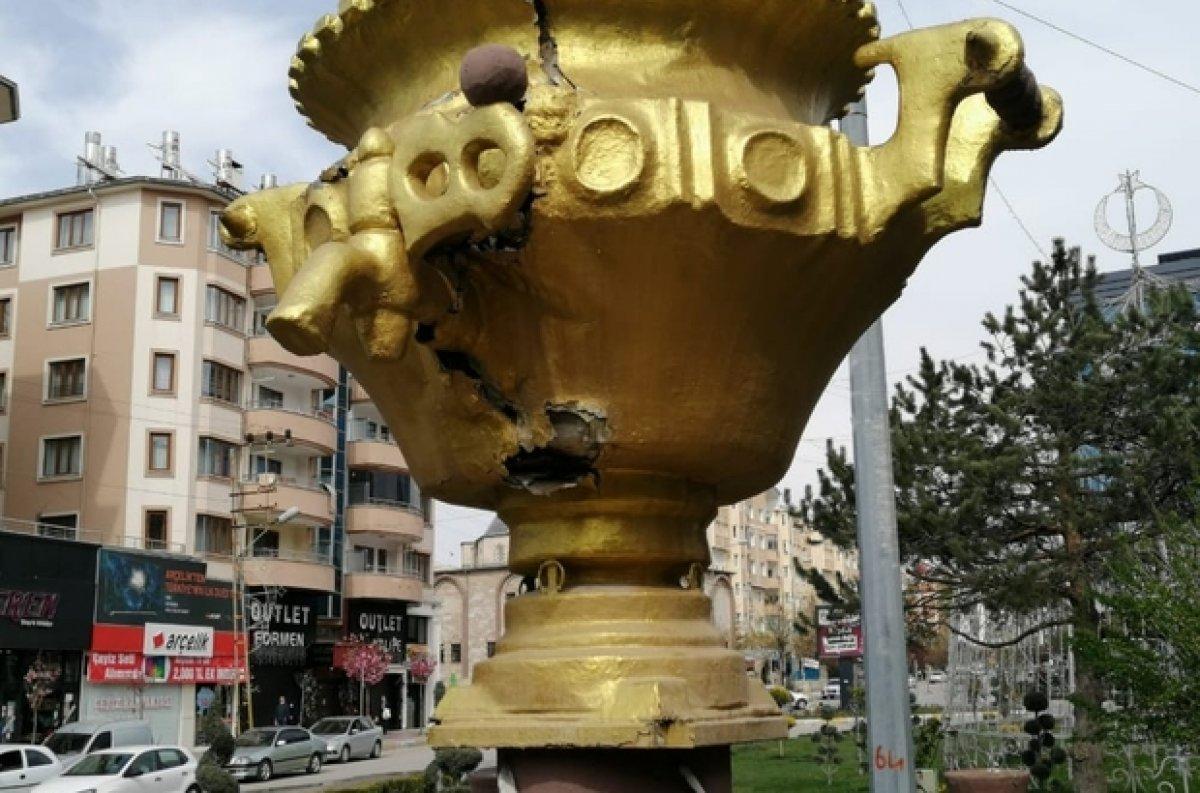 Van'da semaver heykelinin yenisi yapılacak