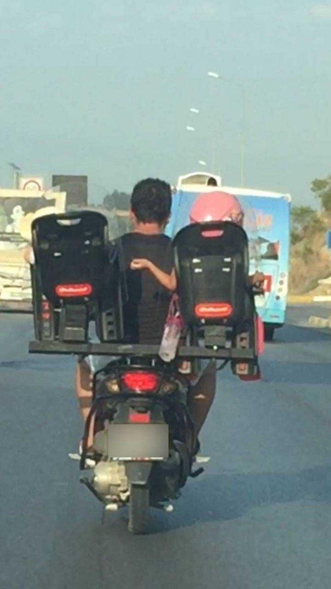 Antalya’da motosiklet üzerinde ‘pes’ dedirten yolculuk