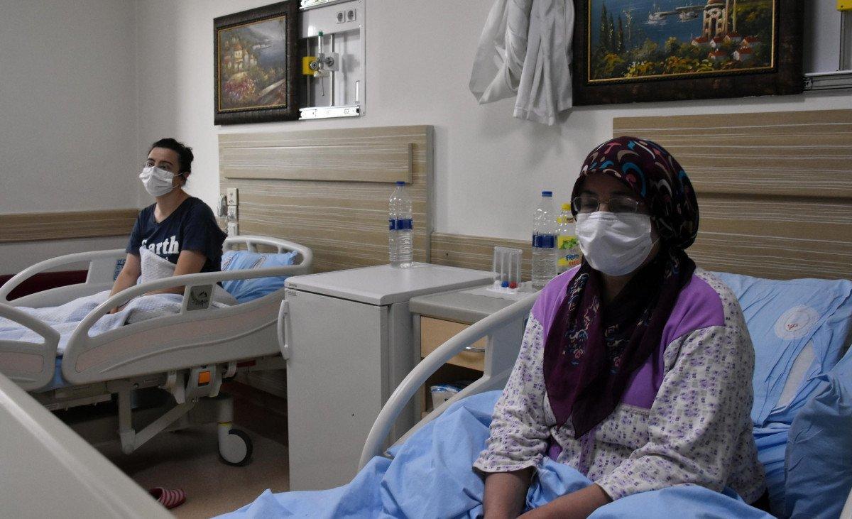 Kayseri'de aşı yaptırmayan anne ve kızı hastanede tedaviye alındı