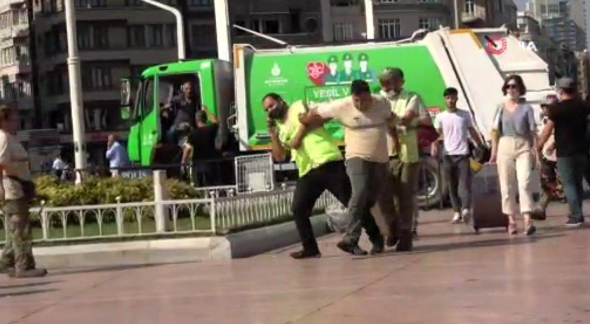 Taksim'de İBB çalışanlarının kavgası