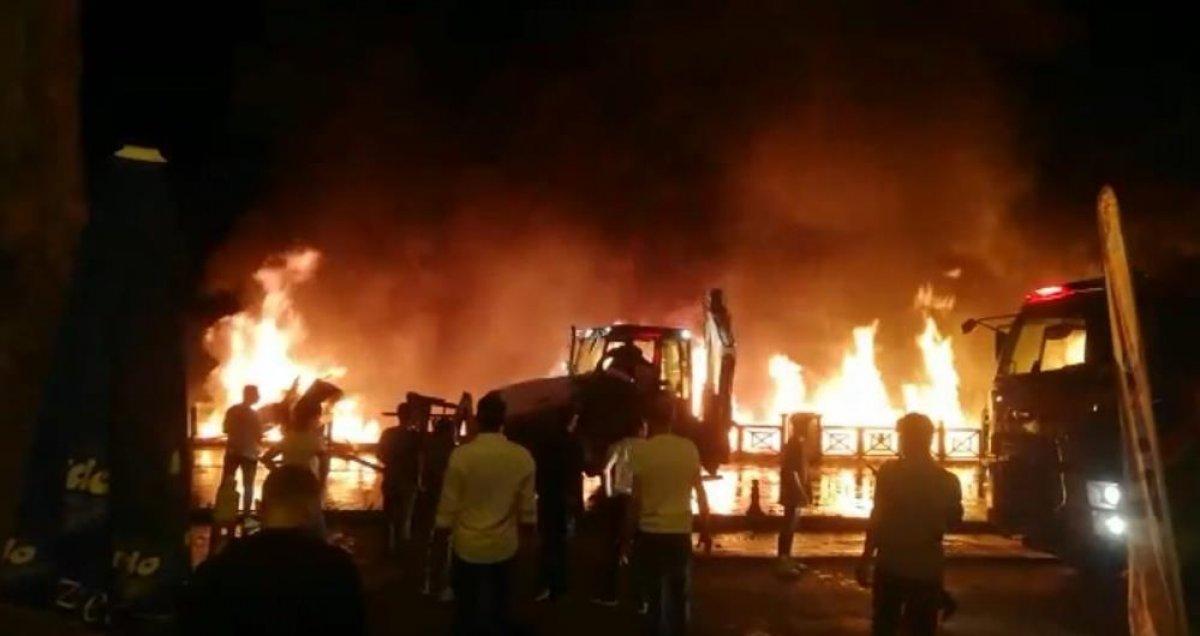 Düzce'deki ahşap kafede başlayan yangın restorana sıçradı