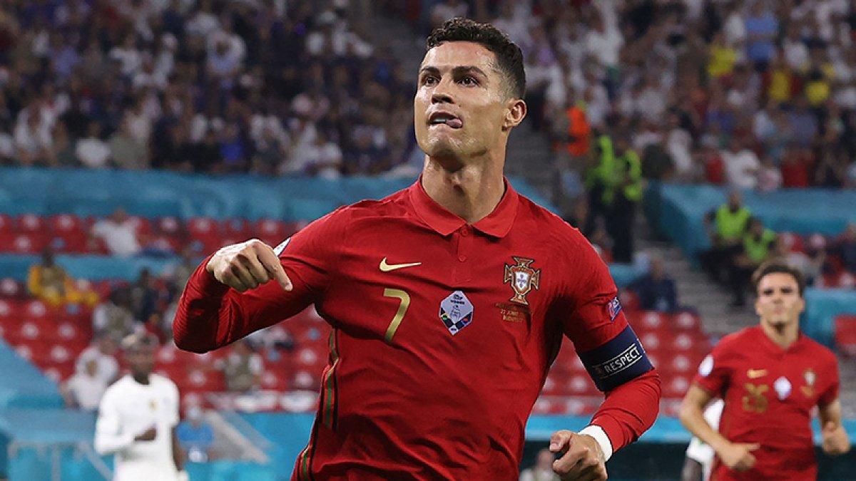 Cristiano Ronaldo resmen Manchester United'da