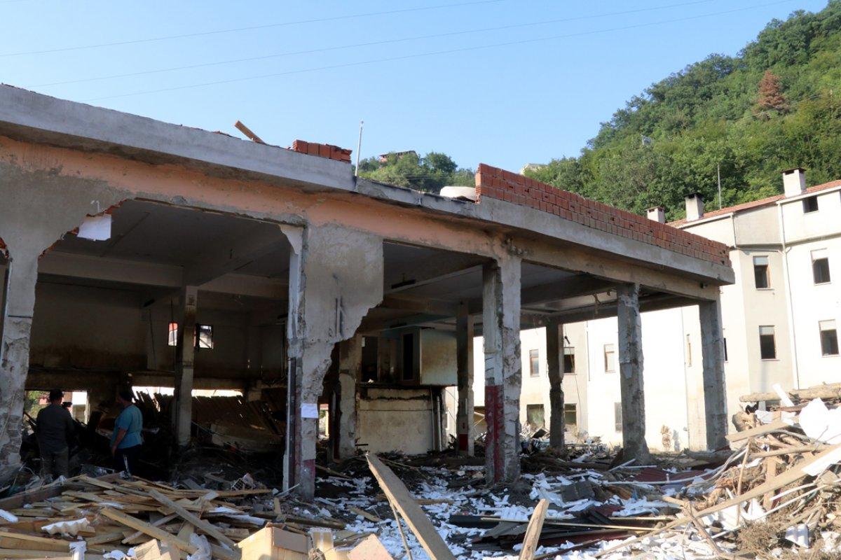 Bozkurt'taki selden önce 90 işçisini tahliye ederek hayatlarını kurtardı