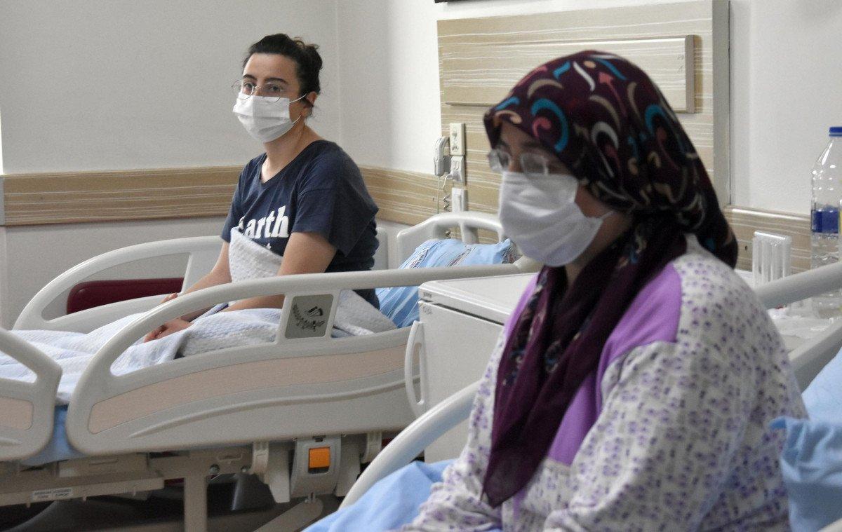 Kayseri'de aşı yaptırmayan anne ve kızı hastanede tedaviye alındı