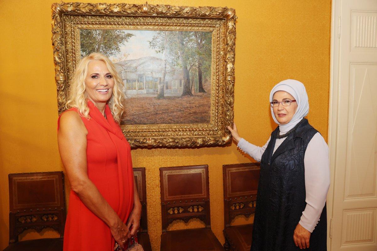 Emine Erdoğan, Kral Nikola Müzesi'ni ziyaret etti