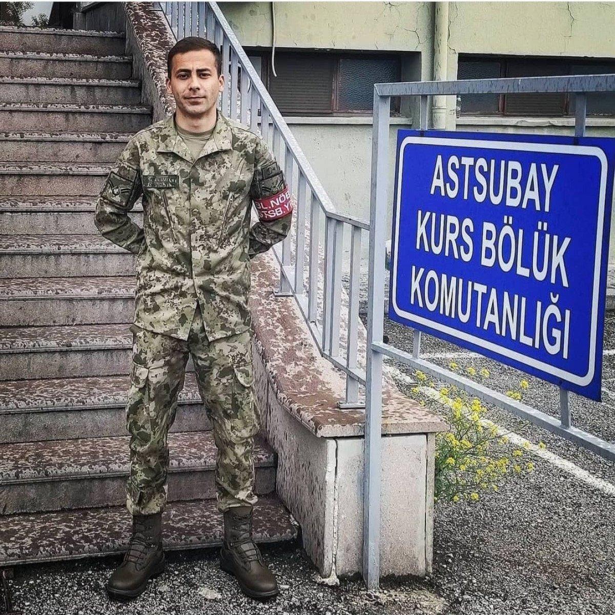 Kazada ölen astsubayın cenaze namazını imam babası kıldırdı