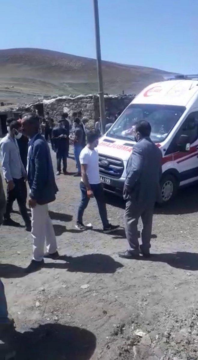 Ağrı'da arazide bulduğu cismi açmak istedi, yaşamını yitirdi