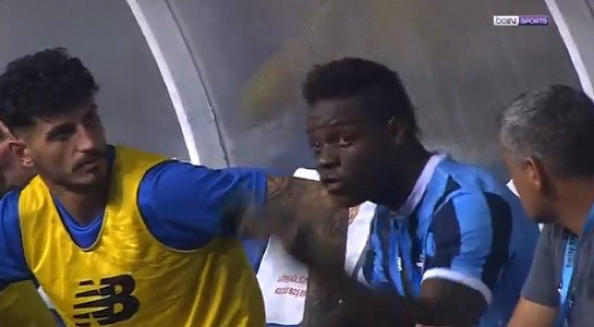 Oyundan alınan Mario Balotelli'nin tepkisi