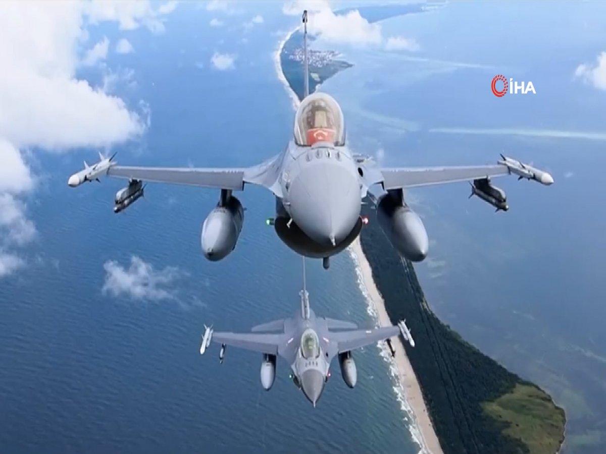 Türk F-16'ları Polonya semalarında