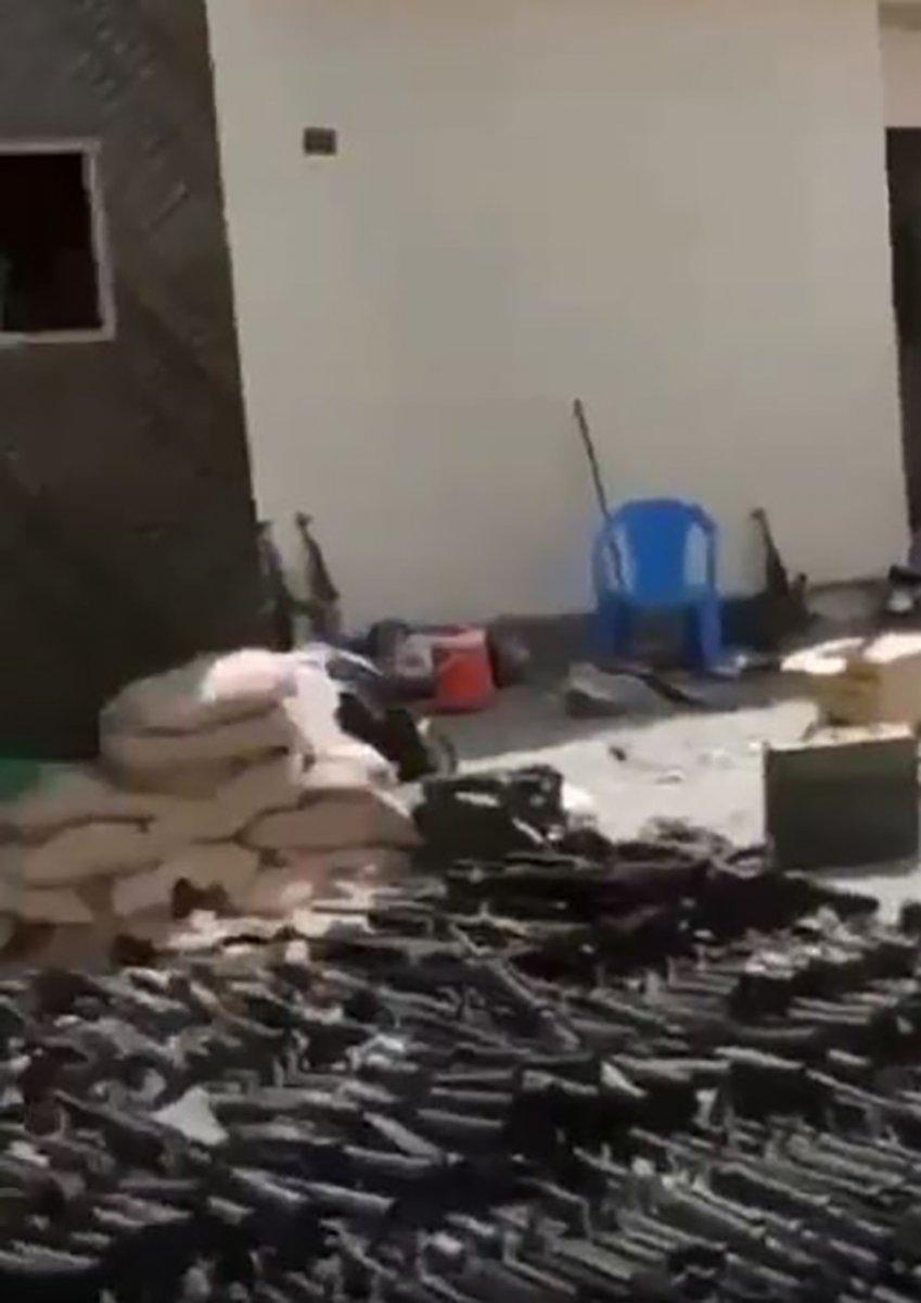 Amerikalı diplomat, Taliban'ın eline geçen para ve silahları paylaştı