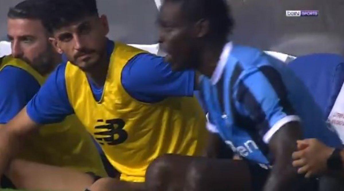 Oyundan alınan Mario Balotelli'nin tepkisi