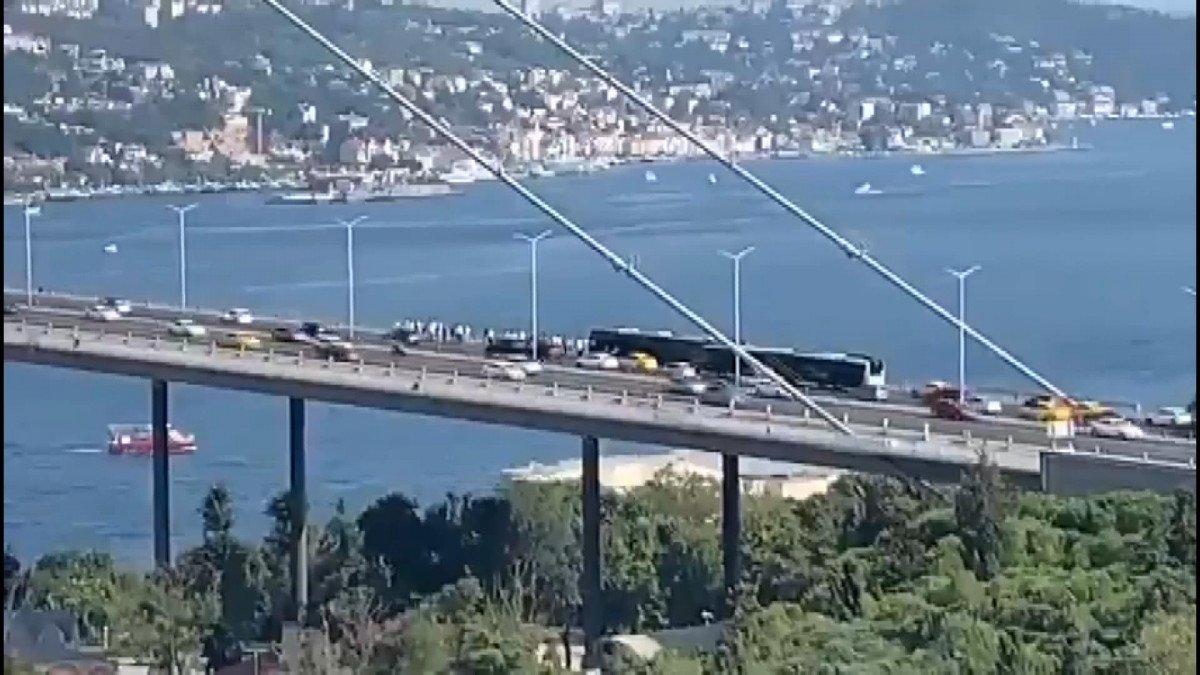 15 Temmuz Şehitler Köprüsü’ndeki metrobüs arızası vatandaşları mağdur etti