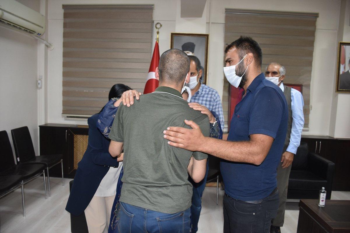 Evlat nöbetinde bir aile daha çocuğuna kavuştu