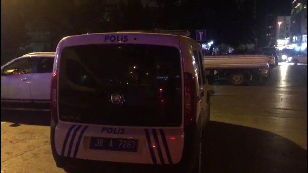 Kayseri'de uyardığı kadın tarafından bıçaklandı