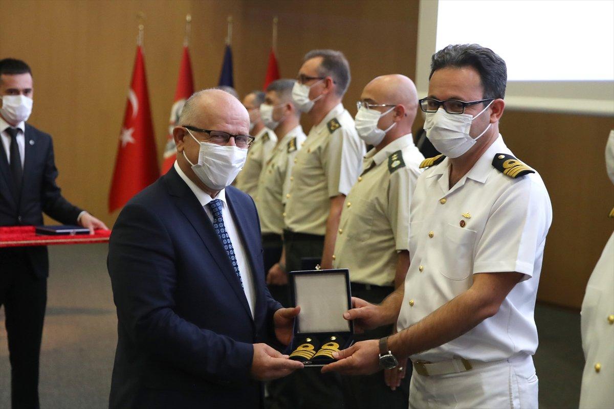 Terfi eden TSK personeli, rütbelerini aldı