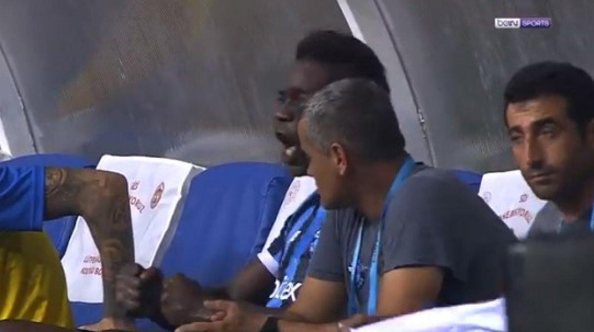 Oyundan alınan Mario Balotelli'nin tepkisi