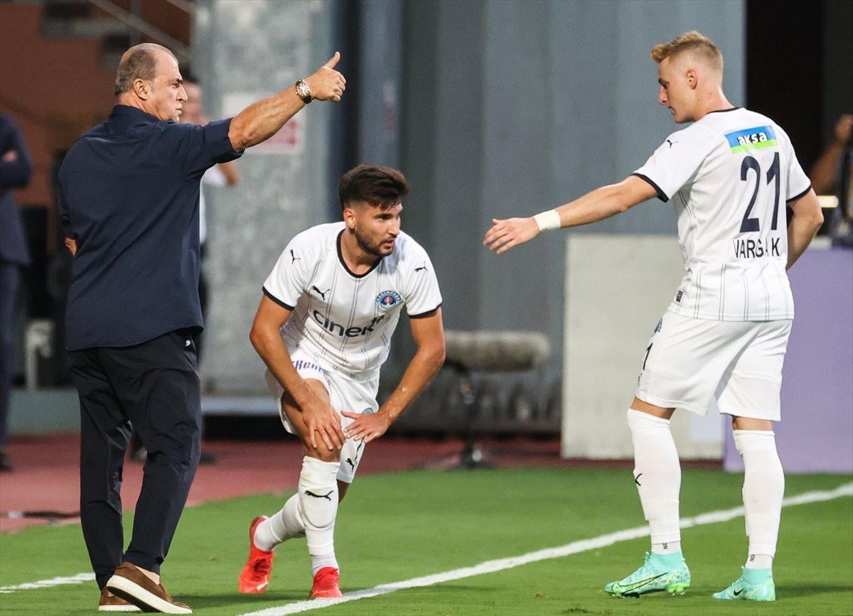 Fatih Terim: Oyunu koparacak golü atamıyoruz