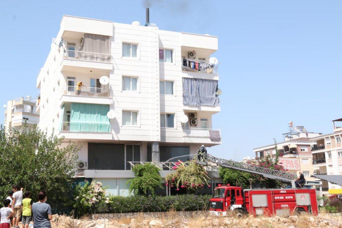 Antalya'daki balık restoranının bacası yandı