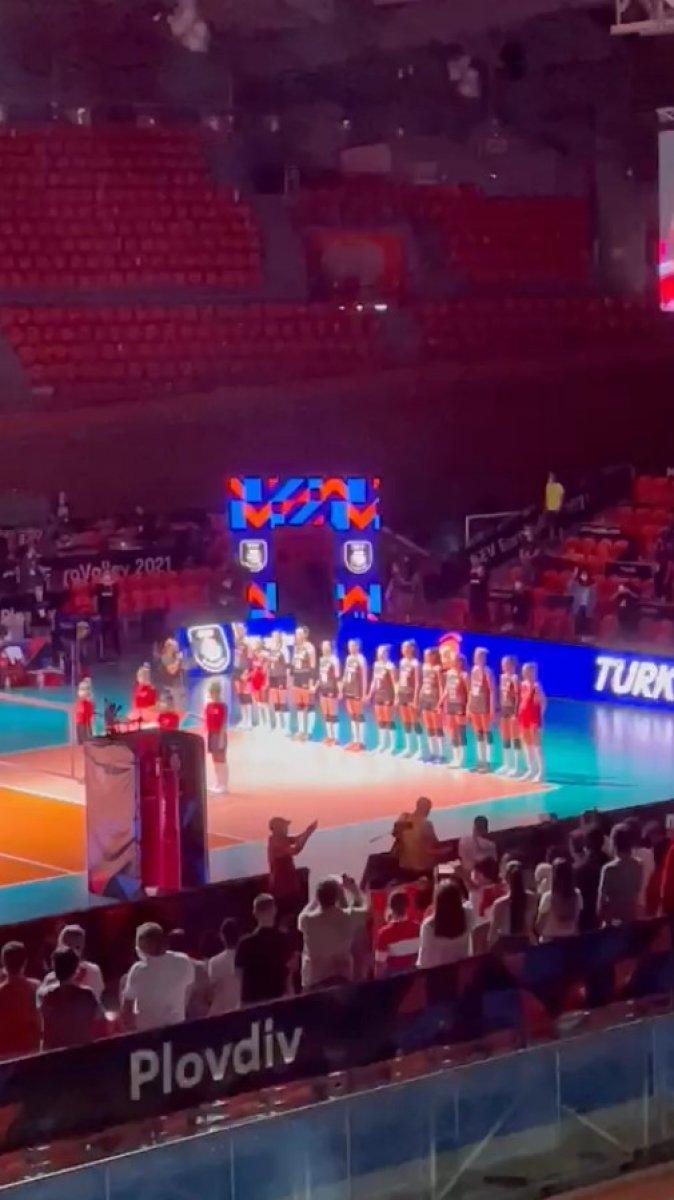 Türkiye-Çekya maçına Türk vatandaşlardan büyük ilgi