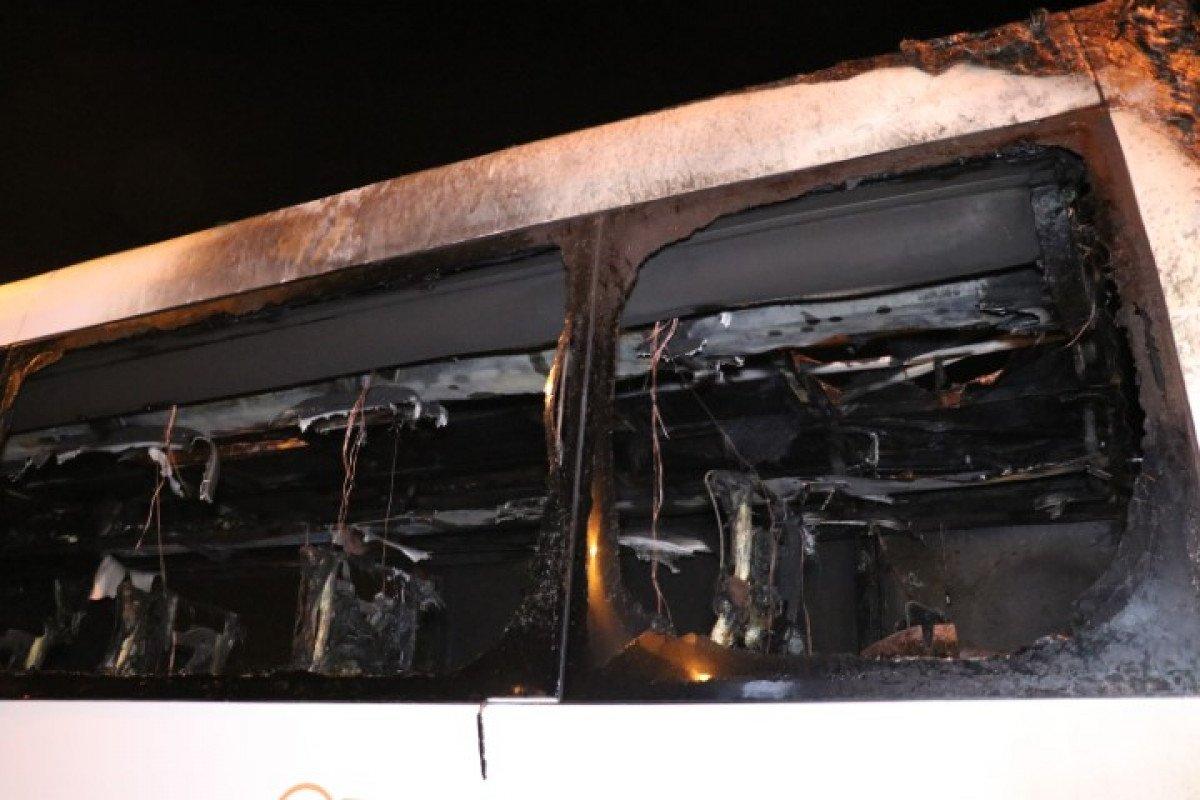 Denizli'de seyir halindeki yolcu otobüsü yandı