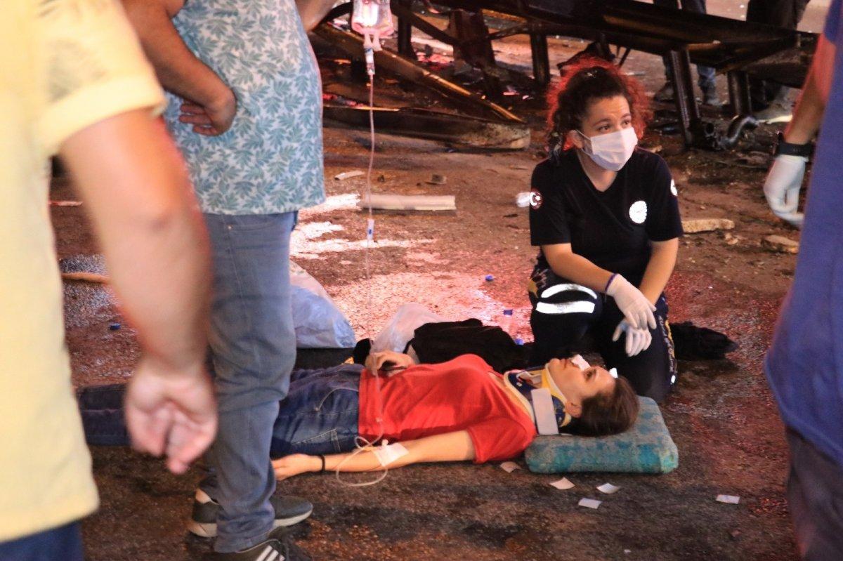 Kocaeli'de servis minibüsü devrildi: 7 yaralı