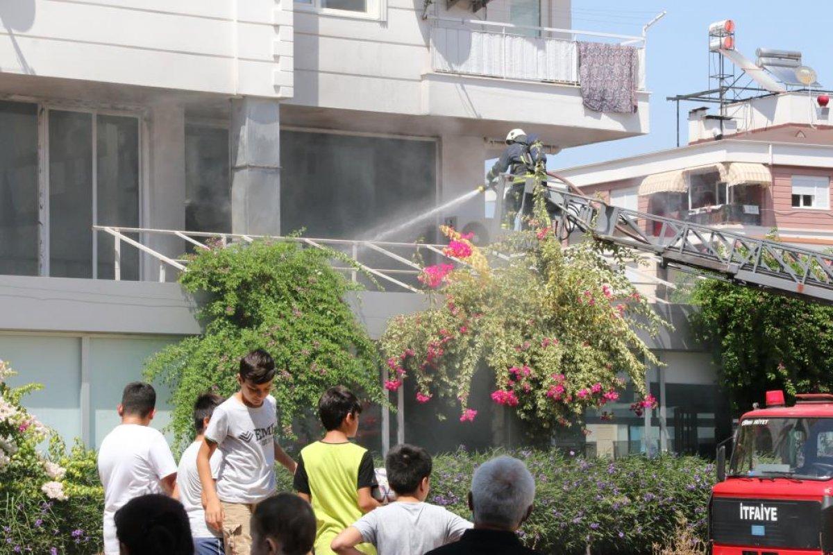 Antalya'daki balık restoranının bacası yandı