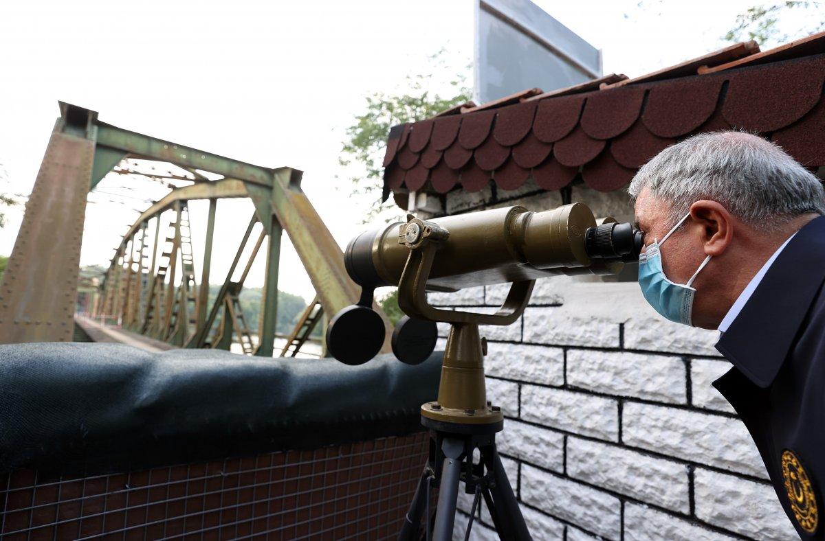 Hulusi Akar, TSK komuta kademesi ile birlikte Yunanistan sınırında