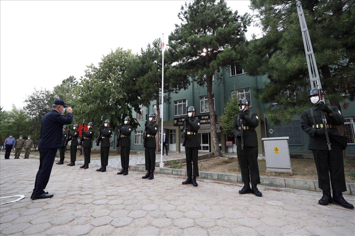 Hulusi Akar, TSK komuta kademesi ile birlikte Yunanistan sınırında