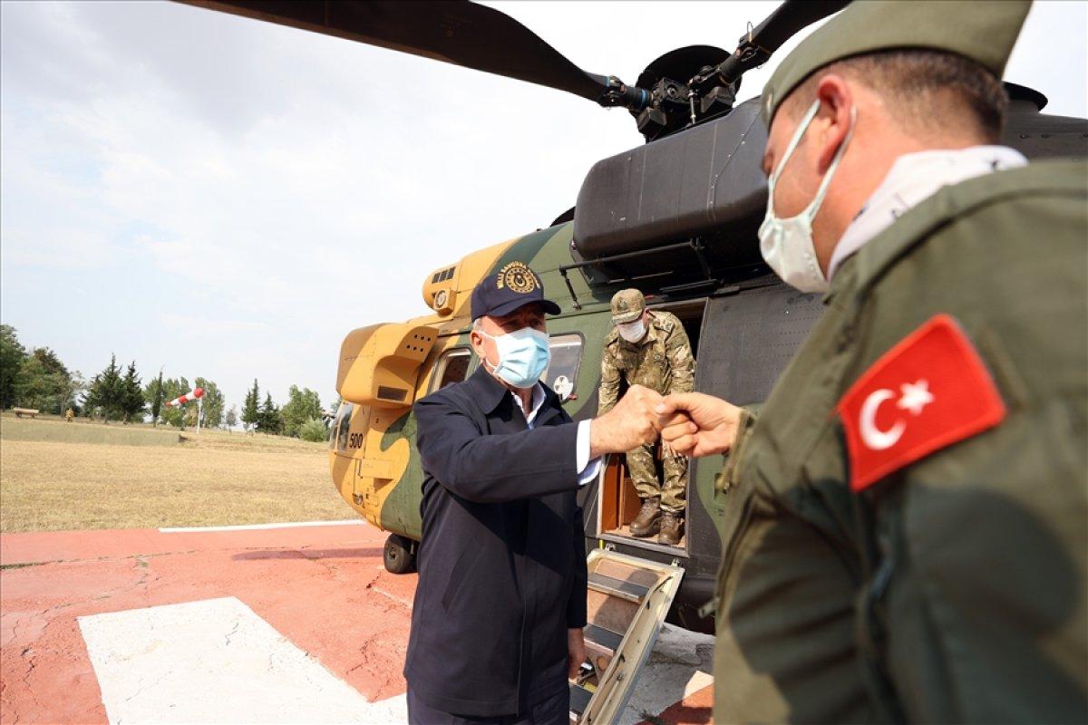 Hulusi Akar, TSK komuta kademesi ile birlikte Yunanistan sınırında