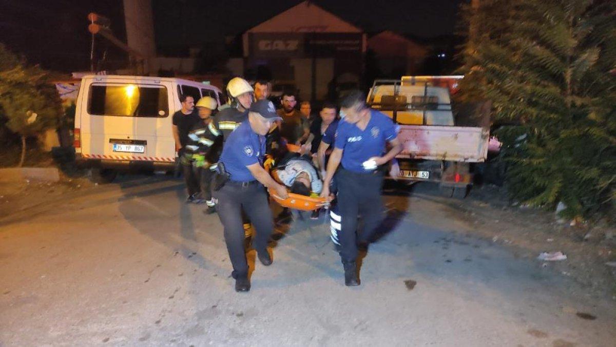 Denizli'de hurdaya dönen araçtan sağ olarak kurtarıldı