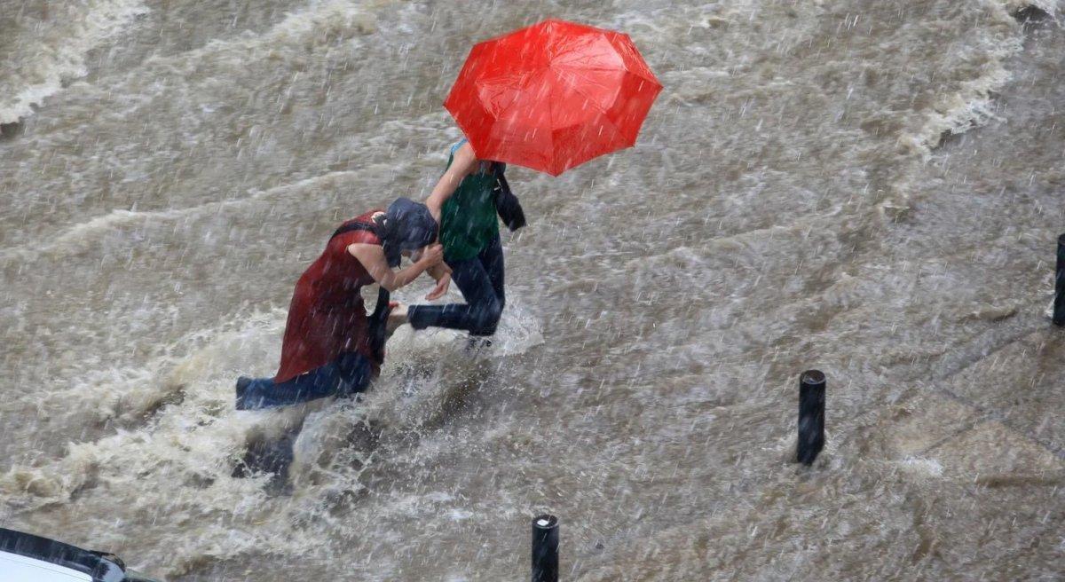 Marmara ve Karadeniz için kuvvetli yağış uyarısı