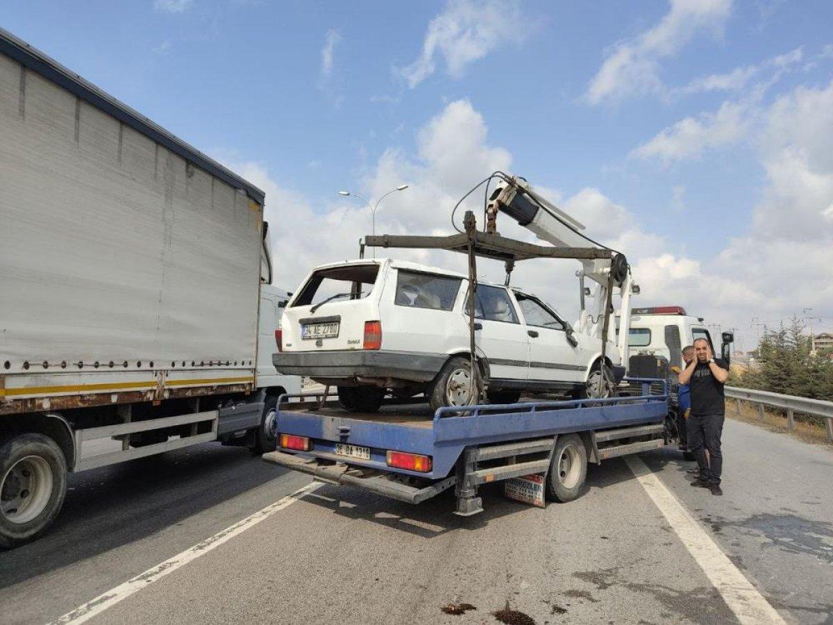 Kocaeli'de direksiyon hakimiyetini kaybeden otomobil takla attı: 6 yaralı
