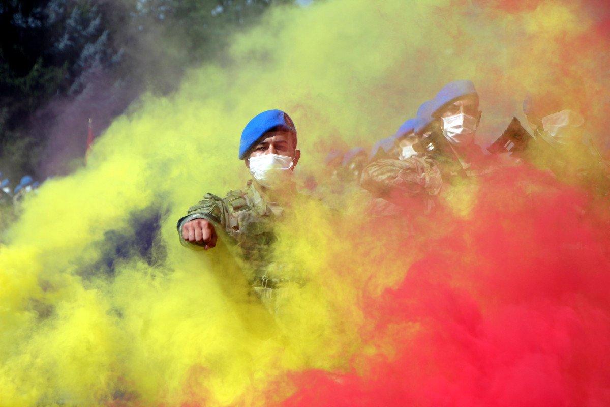 Bolu’da mavi bereli komandoların görkemli 30 Ağustos yürüyüşü