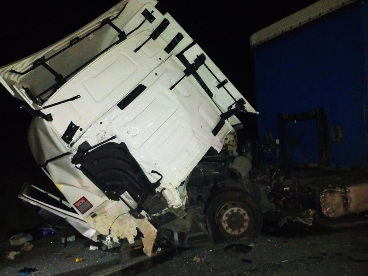 Edirne'de alkollü sürücü tıra çarptı